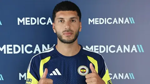 Beşiktaş'tan Fenerbahçeli Oğuz Aydın için kritik hamle Beşiktaş'tan Fenerbahçeli Oğuz Aydın için kritik hamle