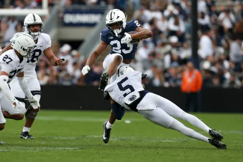 Tikey Hayes'den Yeni Durak: Nebraska Kadrosuna Katılıyor