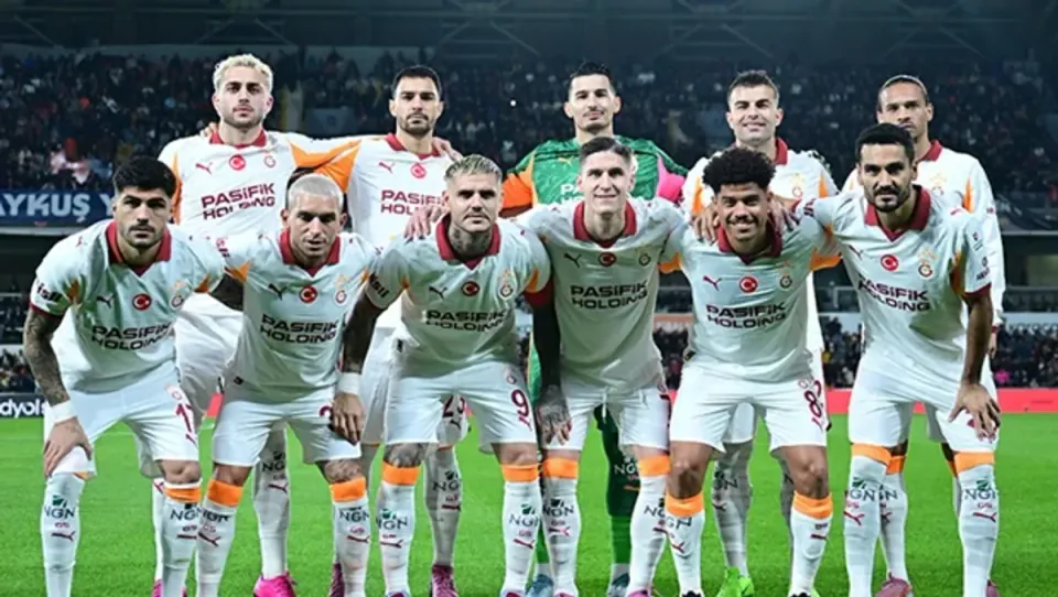 Galatasaray'da beklenmedik ayrılık: Görüşmeler başladı görseli