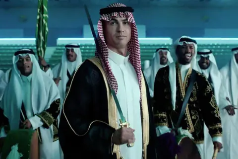 Cristiano Ronaldo'dan Medya Devrimi: LiveModeTV Hamlesi