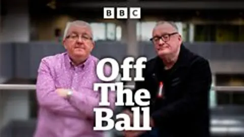Off The Ball: Futbol Dünyasının Tartışmalı ve Analitik Radyo Programı
