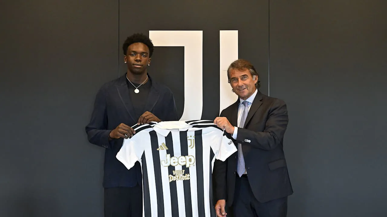 Juventus'ten Geleceğe Yatırım: Genç Yıldız Jeff Ekhator Resmiyet Kazandı Juventus'ten Geleceğe Yatırım: Genç Yıldız Jeff Ekhator Resmiyet Kazandı