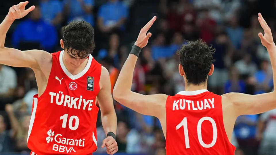 Ömer Kutluay Türk Basketbol Tarihine Geçti: 17 Yaşında Çifte Milli Gurur görseli