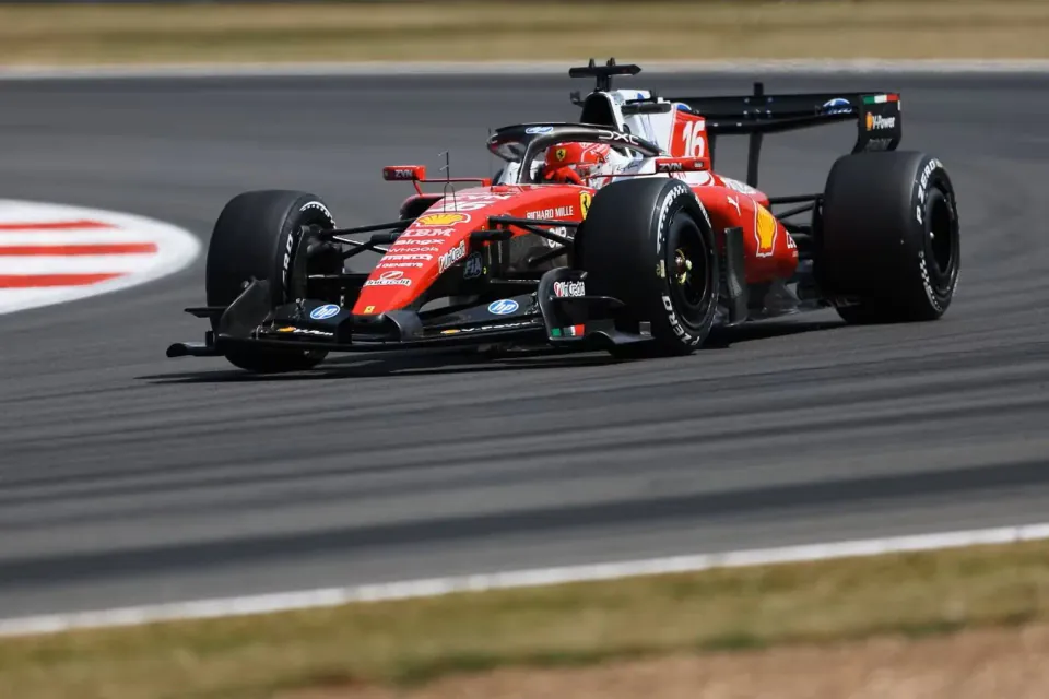 Charles Leclerc'den Silverstone'da Kritik Karar: SF-26'yı Tarzına Uydurdu görseli