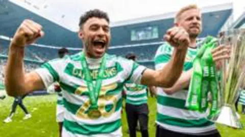 Alex Oxlade-Chamberlain Celtic ile Sözleşme Yeniledi