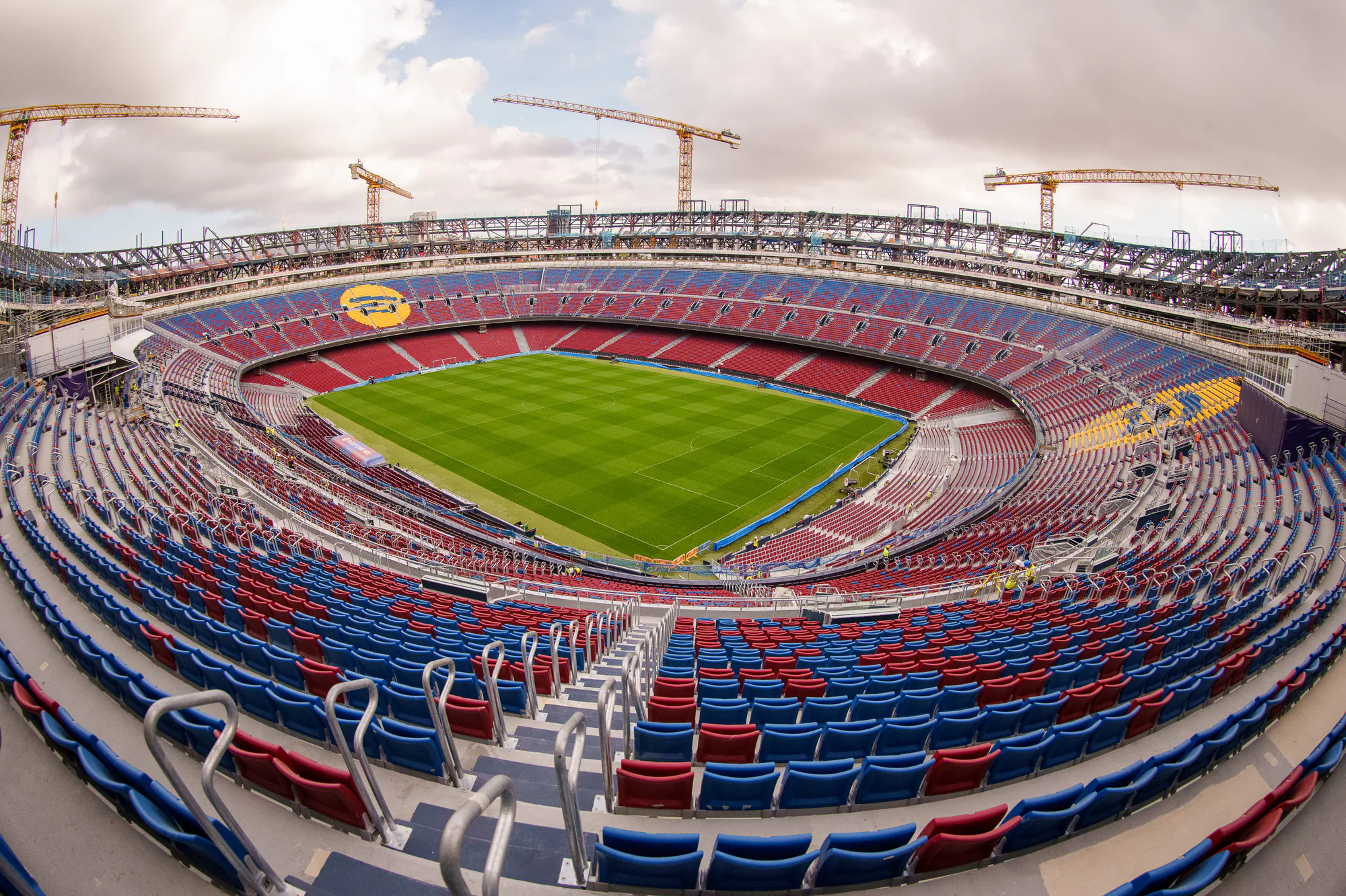 Joan Laporta'dan Barcelona'da Yeni Dönem: Spotify Camp Nou ve Finansal Hamleler Joan Laporta'dan Barcelona'da Yeni Dönem: Spotify Camp Nou ve Finansal Hamleler