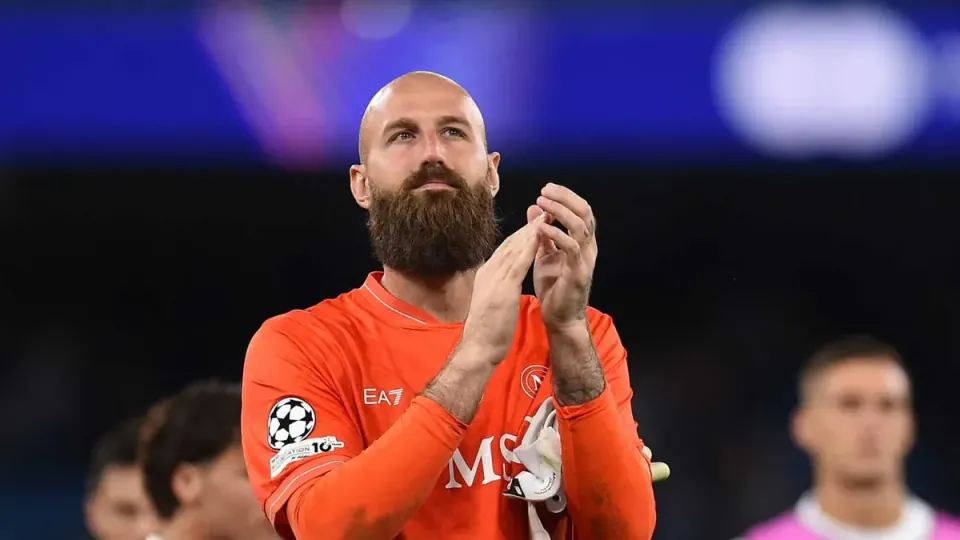 Beşiktaş'ta kaleci operasyonu: Vanja Milinkovic-Savic gündemde görseli