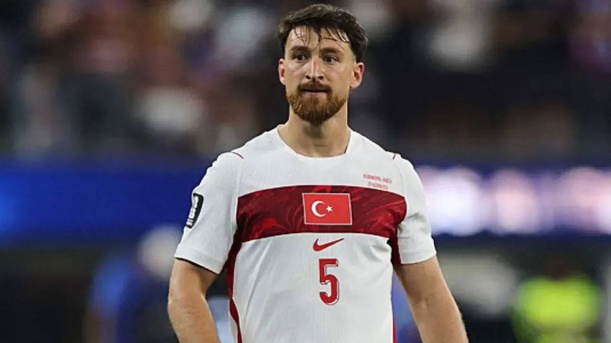 Salih Özcan Beşiktaş Yolunda: Milli Futbolcunun İstanbul Varış Tarihi Belli Oldu Salih Özcan Beşiktaş Yolunda: Milli Futbolcunun İstanbul Varış Tarihi Belli Oldu