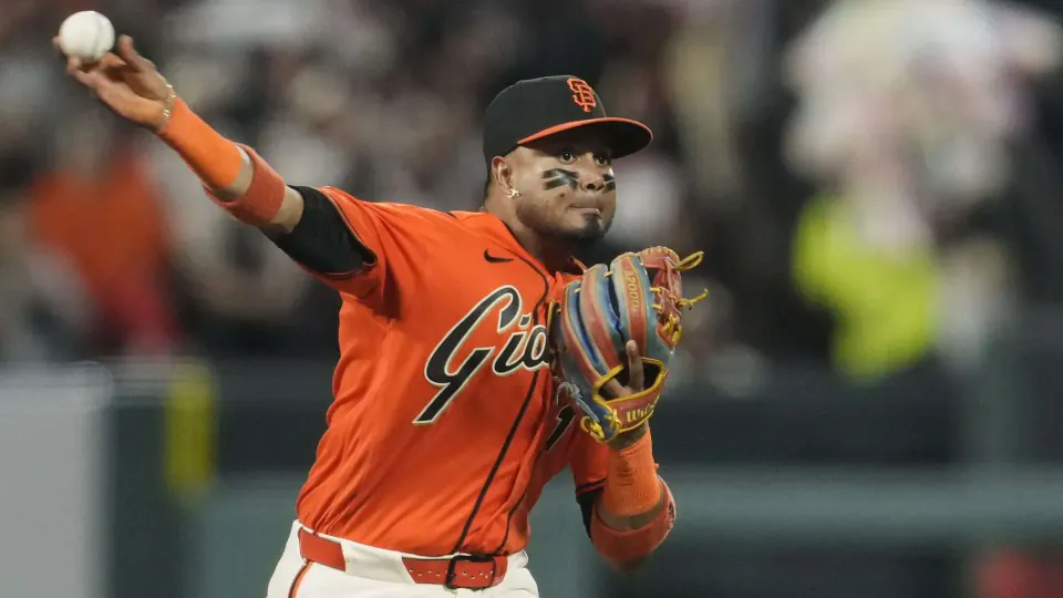 MLB'nin Vuruş Ustası Luis Arraez: Giants'ın Yıldızının Analizi görseli