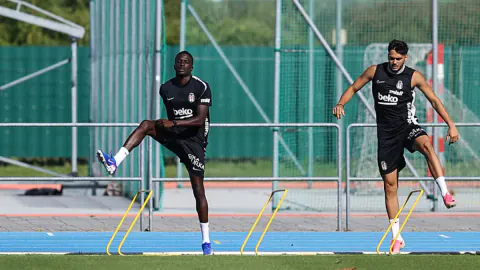 Beşiktaş'ın Yeni Transferi Kassoum Ouattara İlk Antrenmanına Çıktı