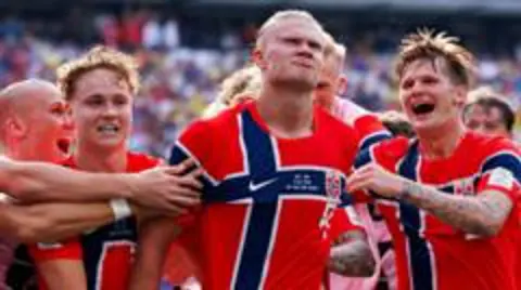 Norveç Futbolunda Devrim: Yapay Çim ve Kolektif Akıl Altın Nesli Doğurdu