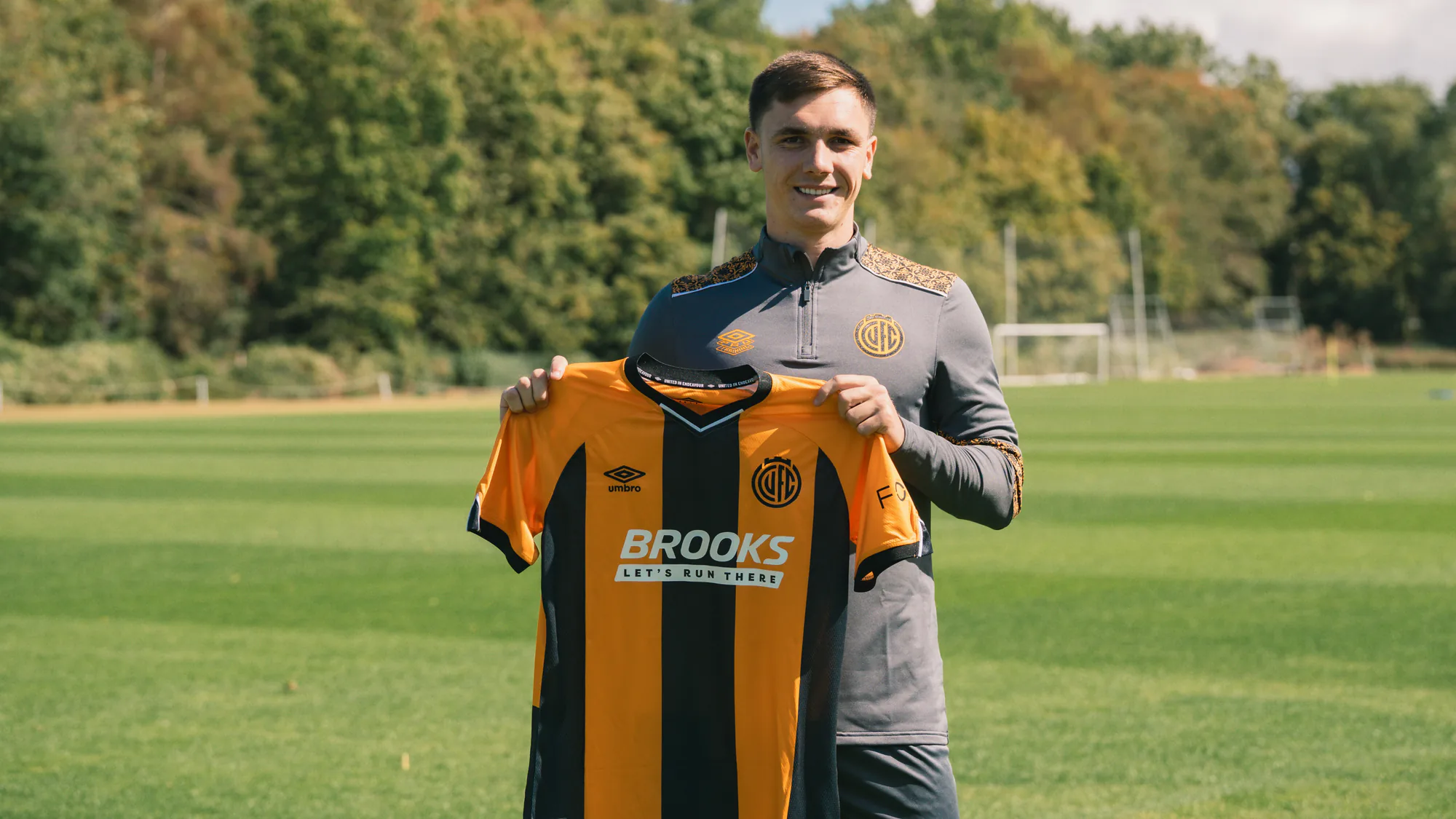 Genç Yetenek Adam Mayor'un Kariyer Yolculuğu ve Cambridge United Süreci Genç Yetenek Adam Mayor'un Kariyer Yolculuğu ve Cambridge United Süreci