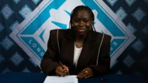 London City Lionesses'tan Almanya Hamlesi: Nicole Anyomi İmzayı Attı
